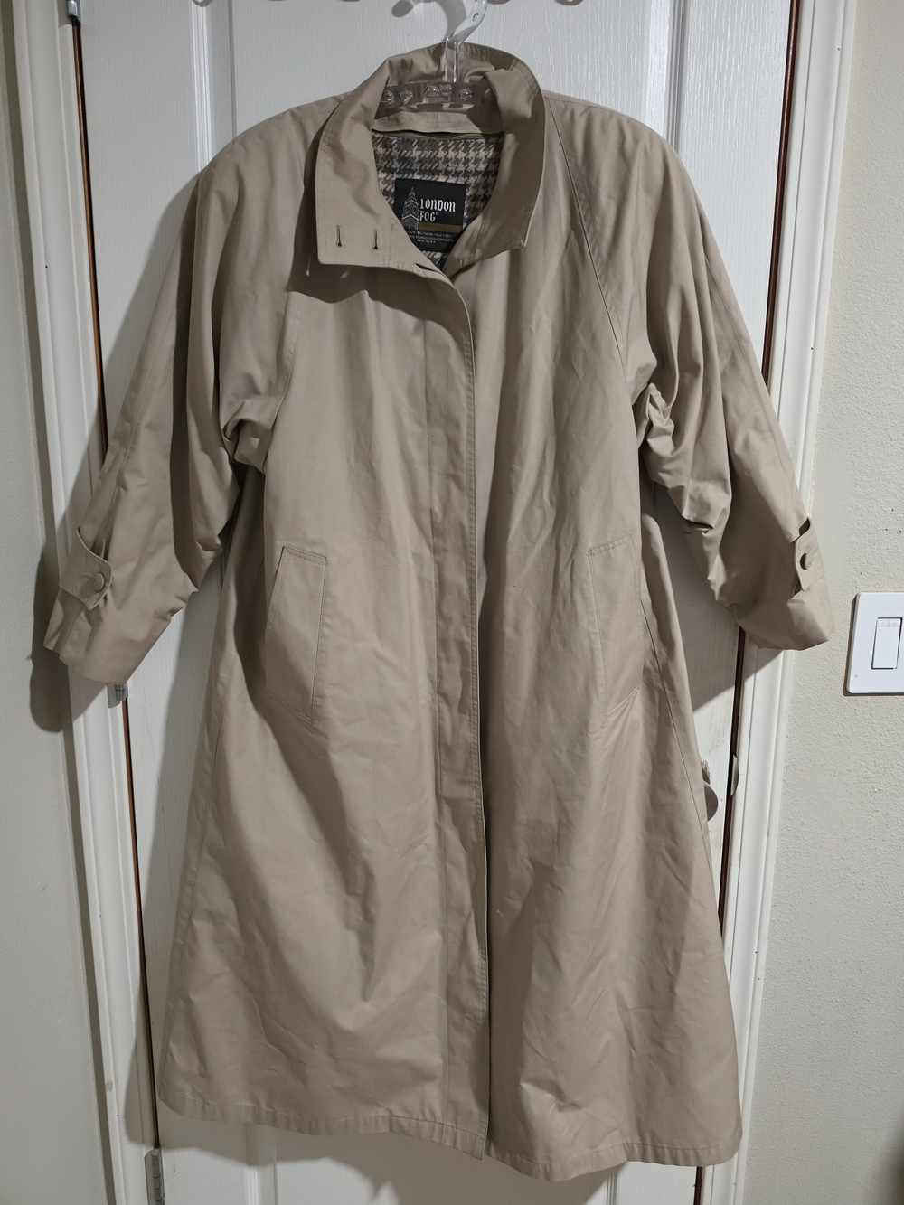 London Fog Wamsutta Women’s Beige Long Trench Coat Plaid Lining Button Size 8